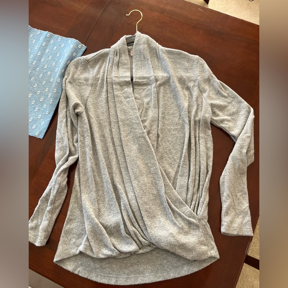Philosophy curtain front sweater. Size S